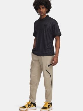 🆕 Under Armour Cargo Pants NWT size Medium in Khaki Black